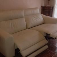 Divano Poltronesofà in Pelle con Relax Elettrico