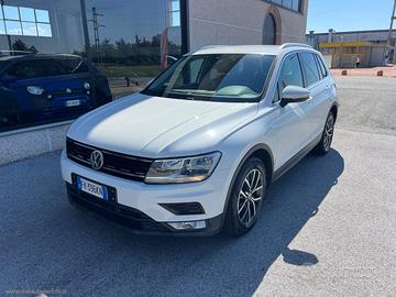 VOLKSWAGEN Tiguan 1.6 TDI Style BMT NAVI SENSORI S