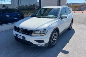 VOLKSWAGEN Tiguan 1.6 TDI Style BMT NAVI SENSORI S
