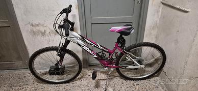 Mountain bike ragazzina
