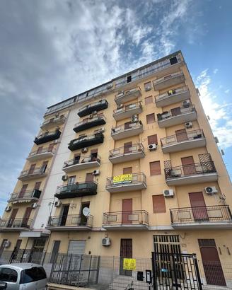 Luminoso 3 VANI Viale Regione Siciliana Nord Ovest