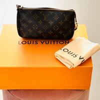 Borsa Louis Vuitton pochette accessoires