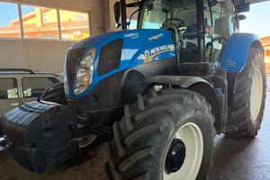 TRATTORE CNH T7. 185