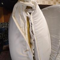 materasso 120x140 ha un pezzo da ricucire