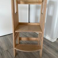 Torre montessoriana/di apprendimento per bambini