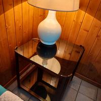 Tavolino in vetro e legno