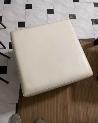 Pouf in ecopelle