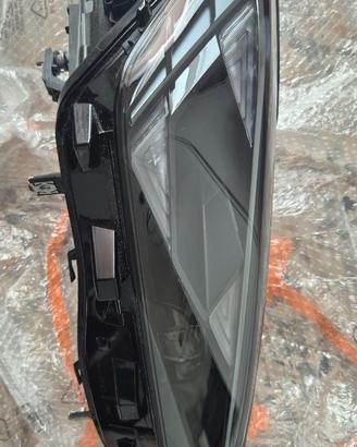 Faro anteriore dx Cupra Matrix 1EX016.810