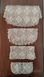 Set 4 pezzi centri all'uncinetto