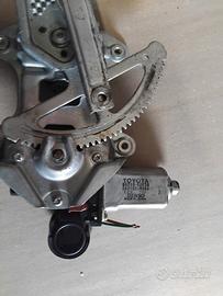 Alzavetro ant Dx x toyota yaris prima serie 