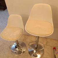 ANGOLO BAR COMPLETO DI SGABELLI E VETRINETTA