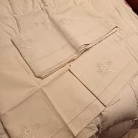 Lenzuola ricamate a mano