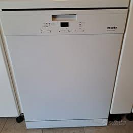 lavastoviglie  MIELE 4932 come nuova