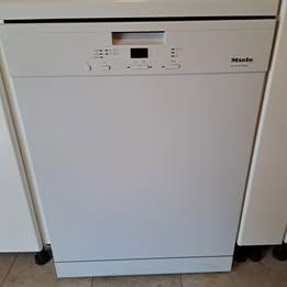 lavastoviglie  MIELE 4932 come nuova