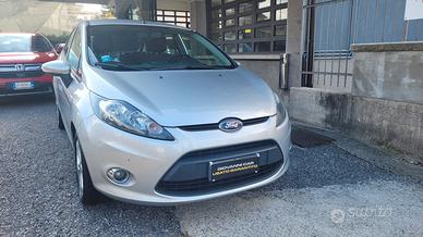 Ford Fiesta 1.4 DIESEL EURO 5B..ADATTA AI NEOPATEN