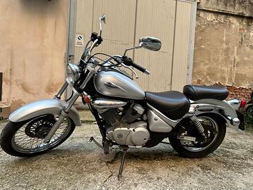 Suzuki VL 125 Intruder