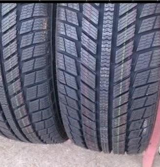 Coppia di pneumatici nuovi 225 60 18 hankook