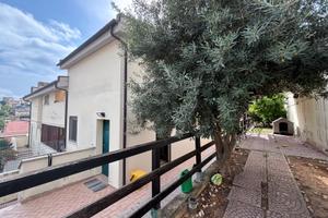 PE 127 Porzione di bifamiliare Pescara colli