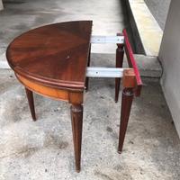 Tavolo rotondo a scomparsa