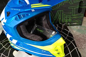 Casco motocross UFO in carbonio taglia S