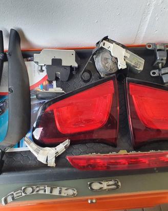 Accessori cofano Citroen C3 2015