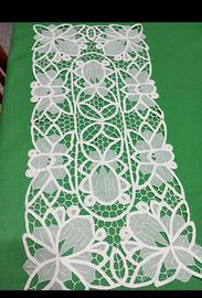 centro ricamato a mano 