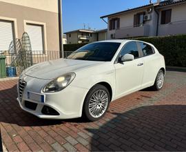 Alfa Romeo Giulietta 1.6 TD 105cv bianca