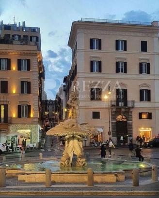 Palazzo / Stabile di 1000 m² con più di 5 locali a