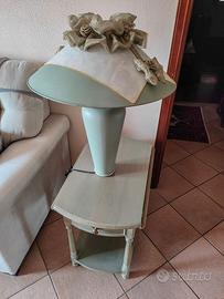 Tavolino con lampada