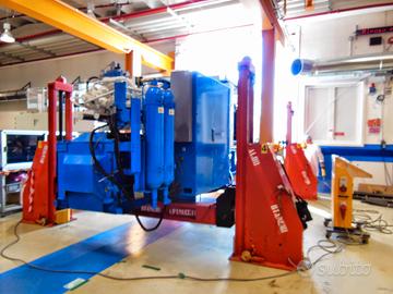 (Autogru) Tratteaux portata 80 Ton. a 4 colonne