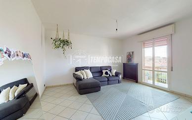 RIF: A519 - Trilocale luminoso con garage.