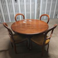 Tavolo rotondo da pranzo 