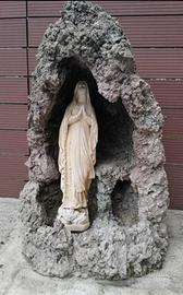 Grotta con Madonna