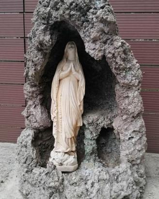 Grotta con Madonna