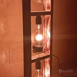 lampada in legno di desing