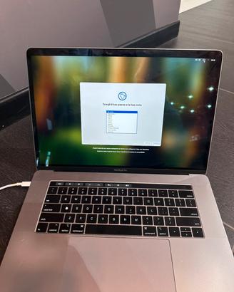 MacBook Pro 15 2019 + Accessori