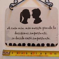 Vecchia targhetta in metallo