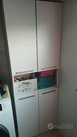 mobile bagno con cestone biancheria