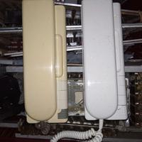 13 citofoni Urmet bianchi e beige