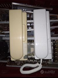 13 citofoni Urmet bianchi e beige