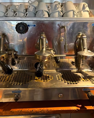 Macchina del caffè Faema e61 - 3 gruppi