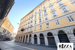 0768c - box singolo via d'azeglio