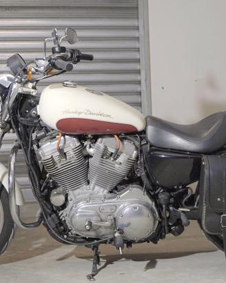Harley-Davidson 883 Superlow XL 900 bicolore