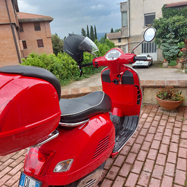 Vespa 300 gts