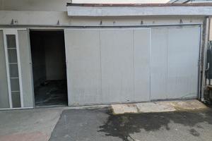 Doppio Garage, magazzino e ufficio