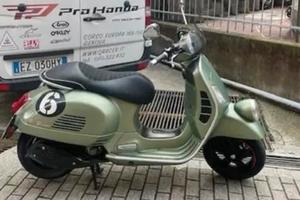 Vespa 6 giorni verde