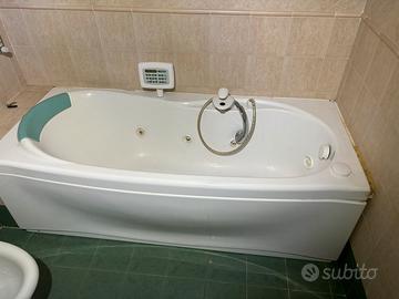Vasca da bagno con idromassaggio teuco usata
