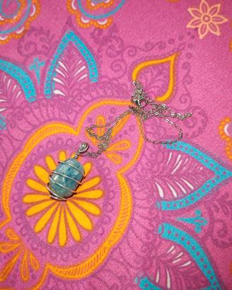 Collana in wire con Apatite Blu 