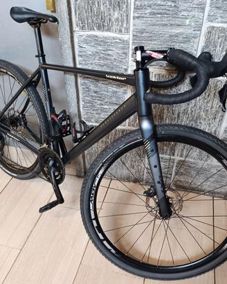 Bicicletta Gravel Vektor Renaissance Shimano GRX 
