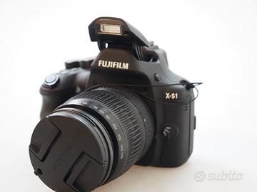 FUJIFILM X-S1